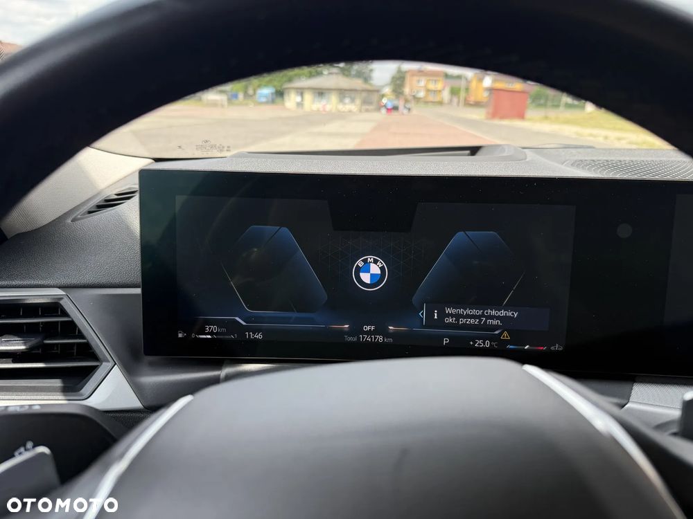BMW Seria 3 318d mHEV - 14