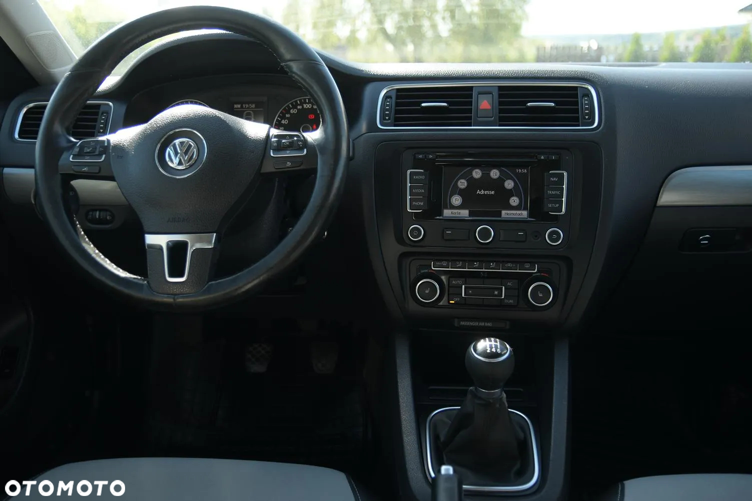 Volkswagen Jetta - 24