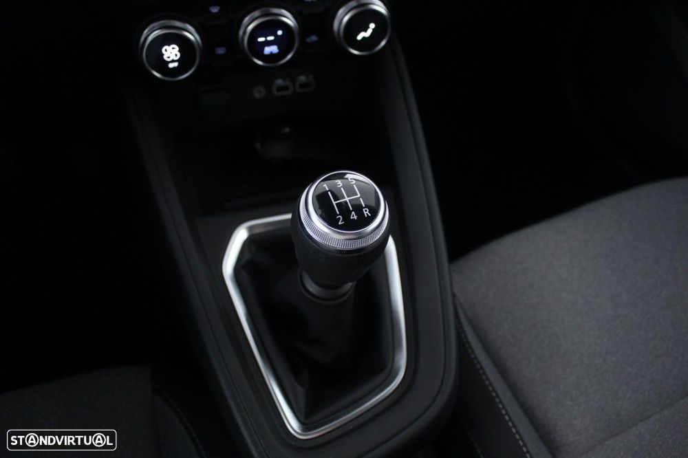 Mitsubishi Colt - 30