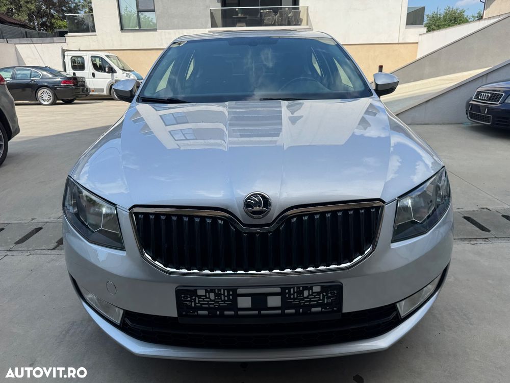 Skoda Octavia 1.6 TDI DPF DSG Ambition - 2