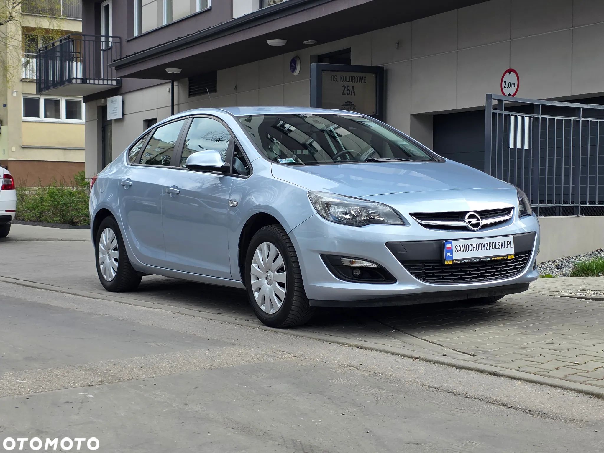 Opel Astra IV 1.4 T Executive EU6 - 1