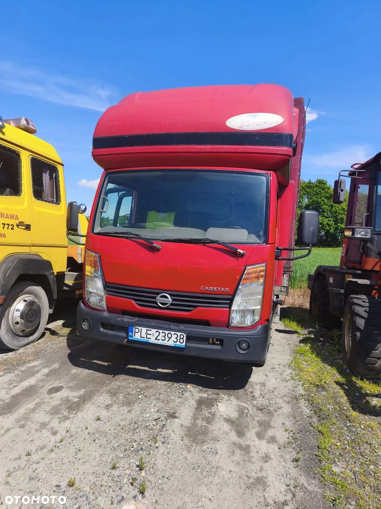 Nissan CABSTAR - 1