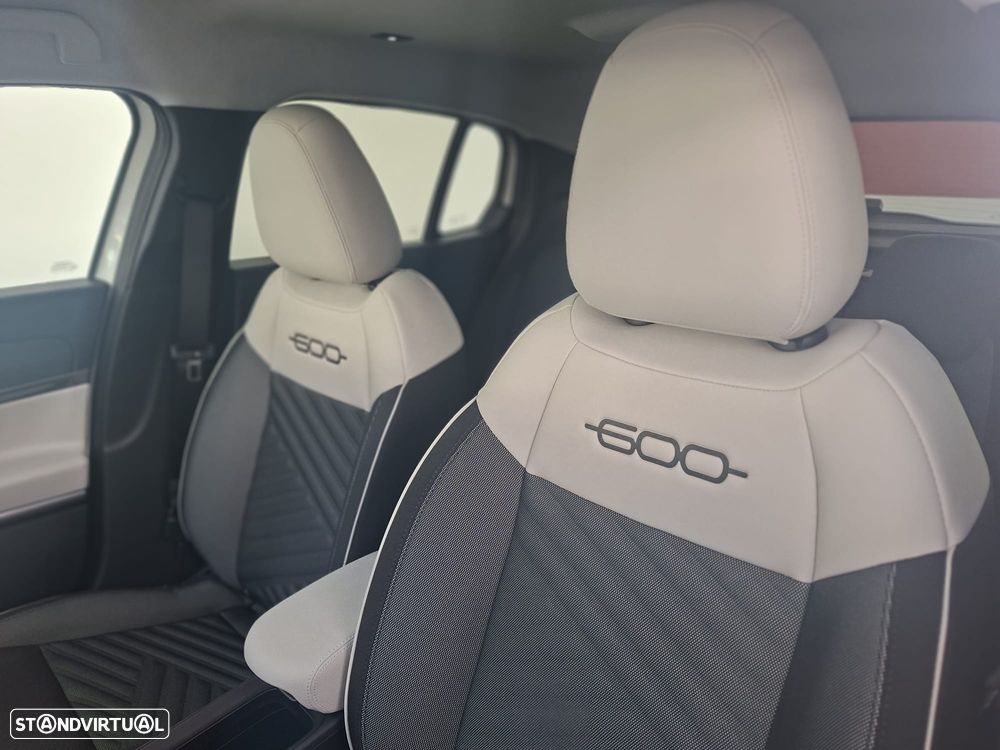 Fiat 600 1.2 Hybrid La Prima - 11