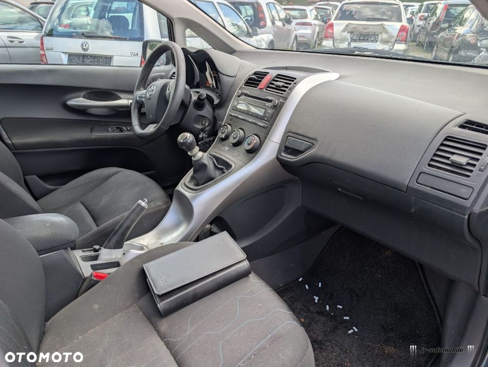 Toyota Auris - 4