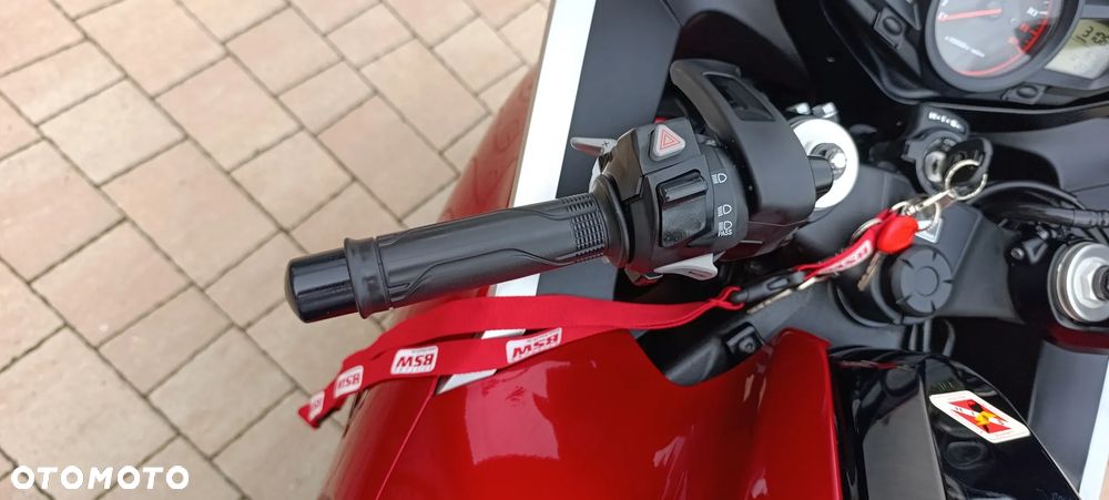 Honda VFR - 13