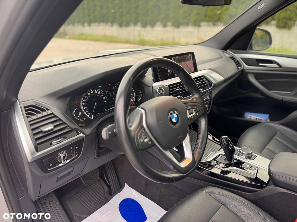 BMW X3 xDrive20i sport - 27