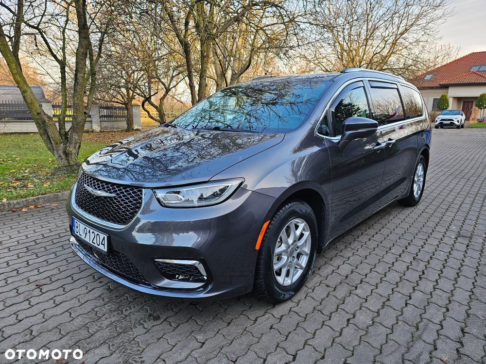 Chrysler Pacifica - 1
