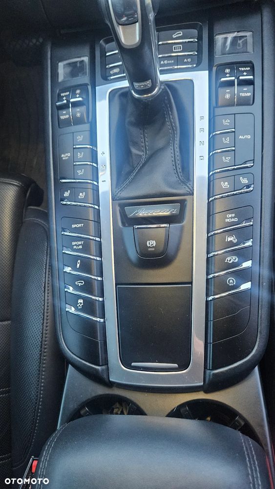 Porsche Macan Turbo PDK - 11