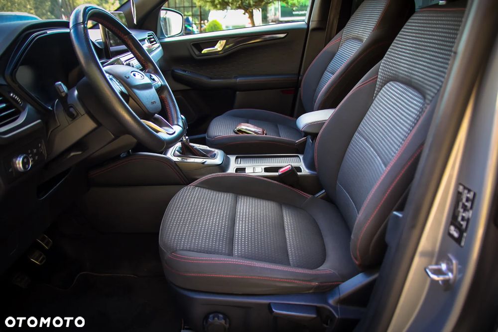 Ford Kuga 2.0 EcoBlue mHEV FWD ST-Line - 28