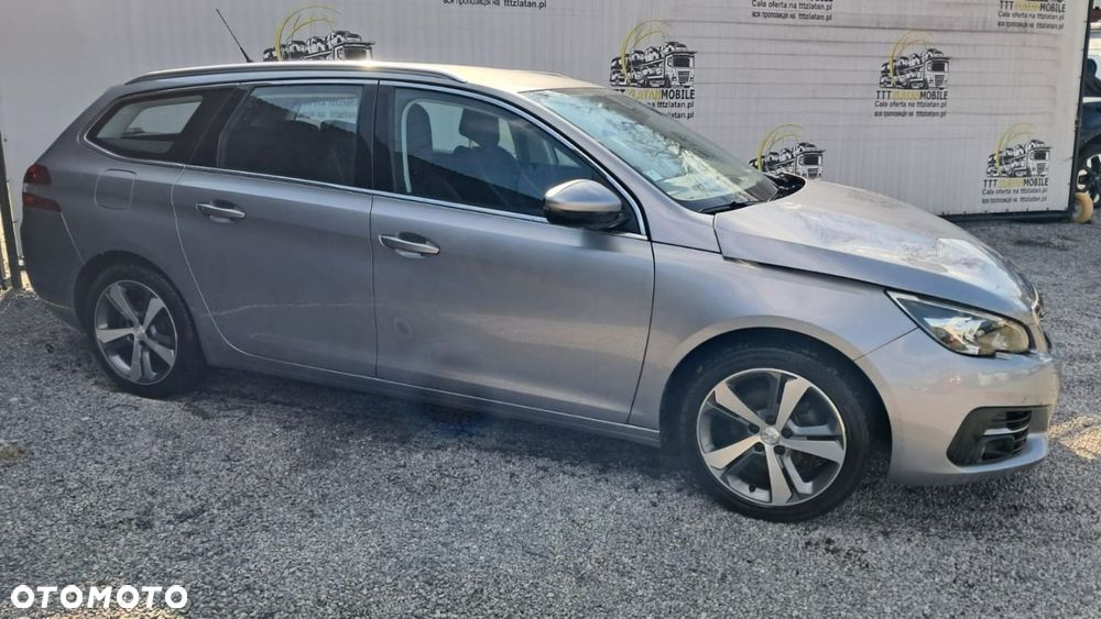 Peugeot 308 - 8