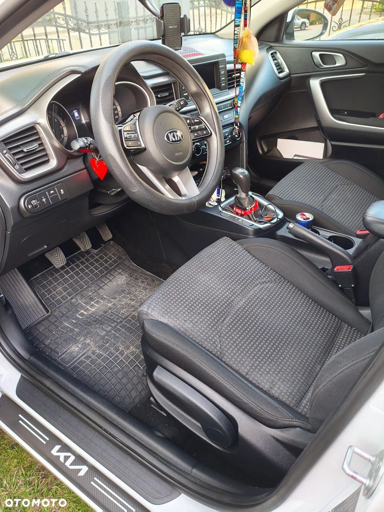 Kia Ceed 1.4 L - 8