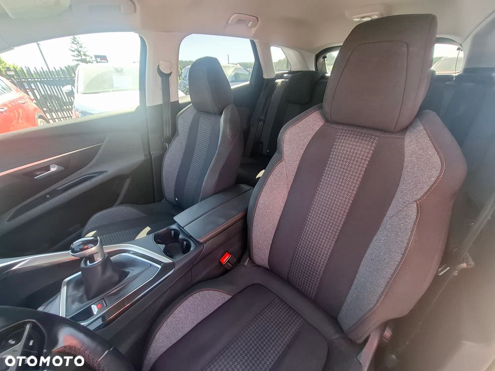 Peugeot 3008 1.6 BlueHDi Style S&S - 10