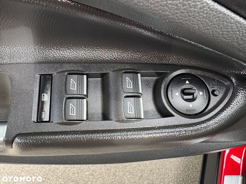 Ford Kuga 2.0 TDCi 2x4 Titanium - 37