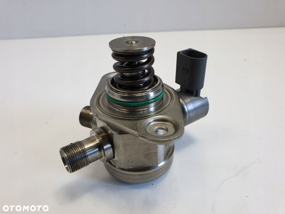 Mercedes W205 3.0 V6 POMPA PALIWA 0261520220 - 4