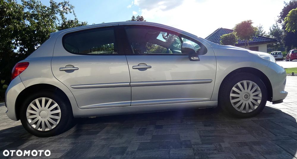 Peugeot 207 1.6 Trendy - 11