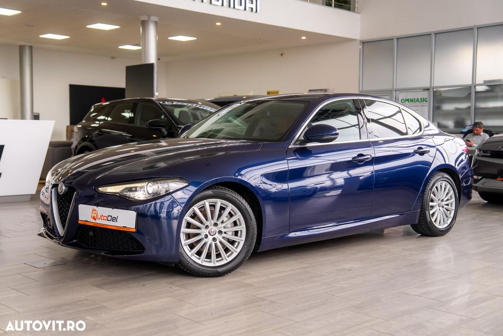 Alfa Romeo Giulia 2.2 - 6