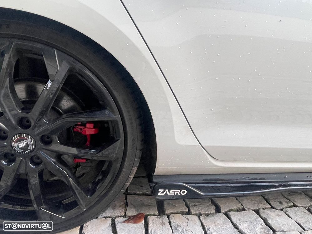 VW Golf 2.0 TSI GTi TCR DSG - 22