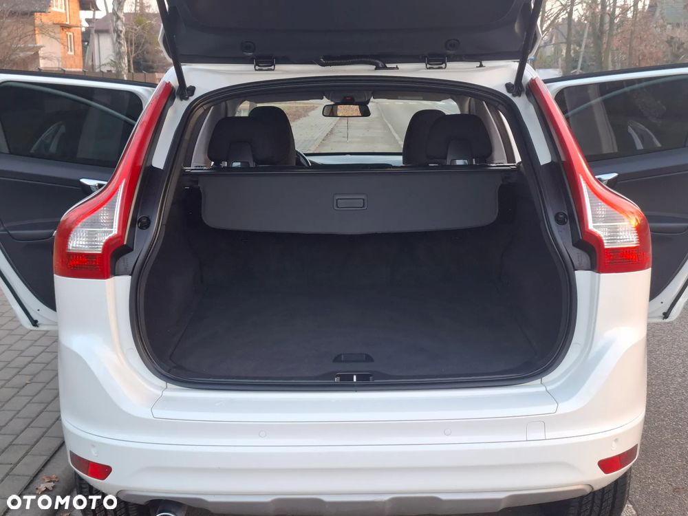 Volvo XC 60 D3 Geartronic Summum - 13