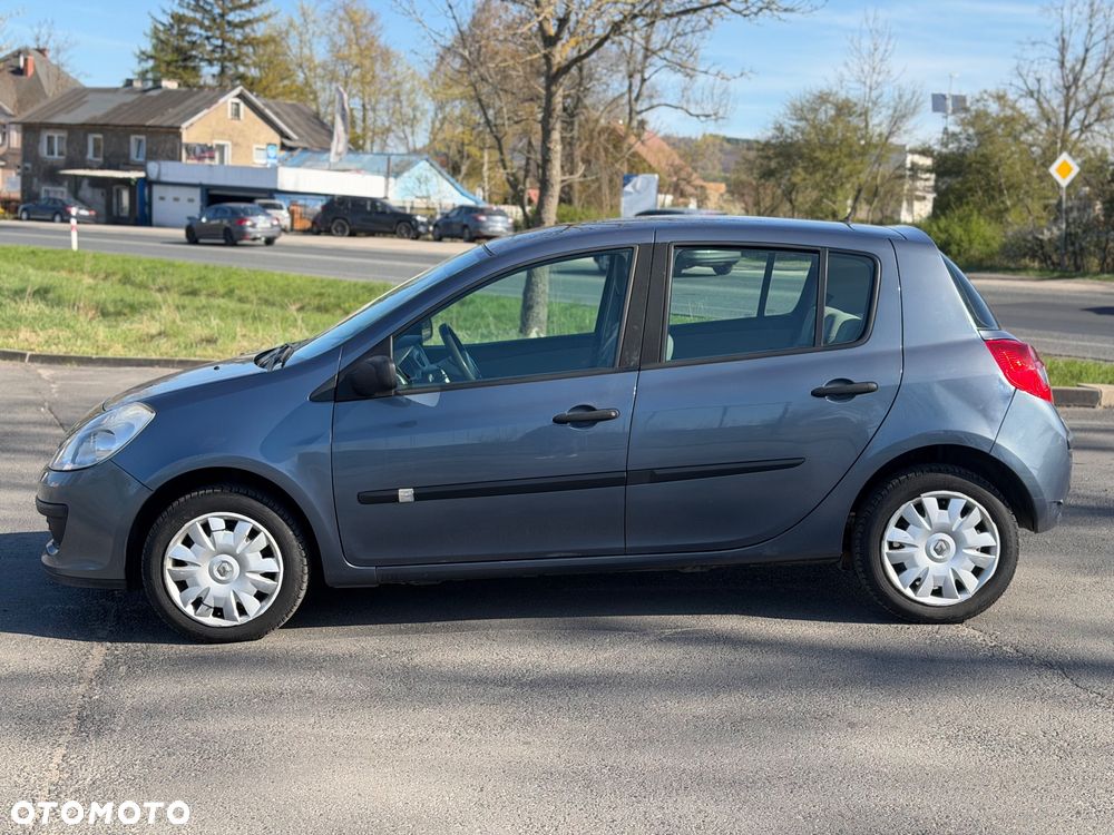 Renault Clio 1.2 16V Confort Authentique - 14