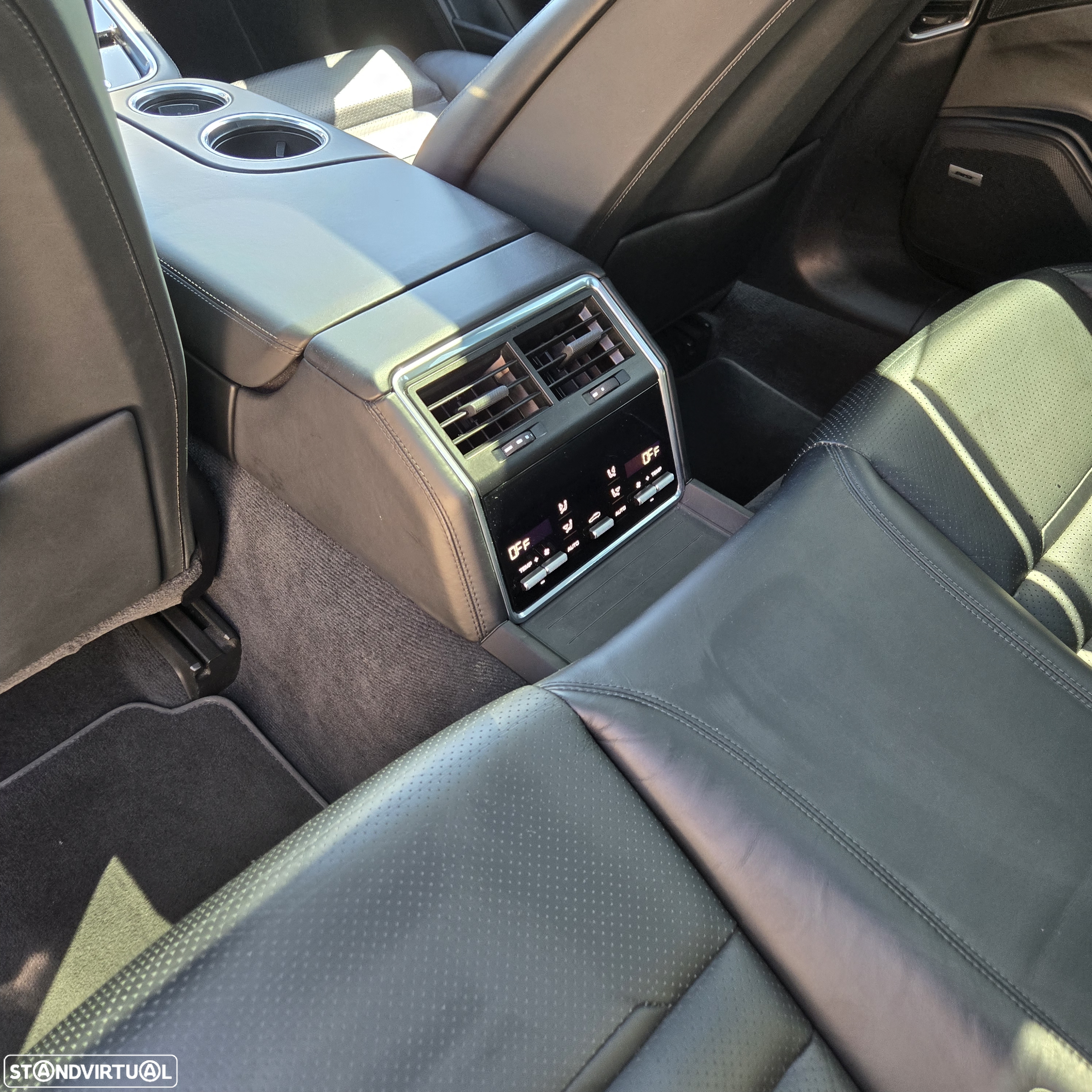 Porsche Panamera Sport Turismo 4 E-Hybrid - 22