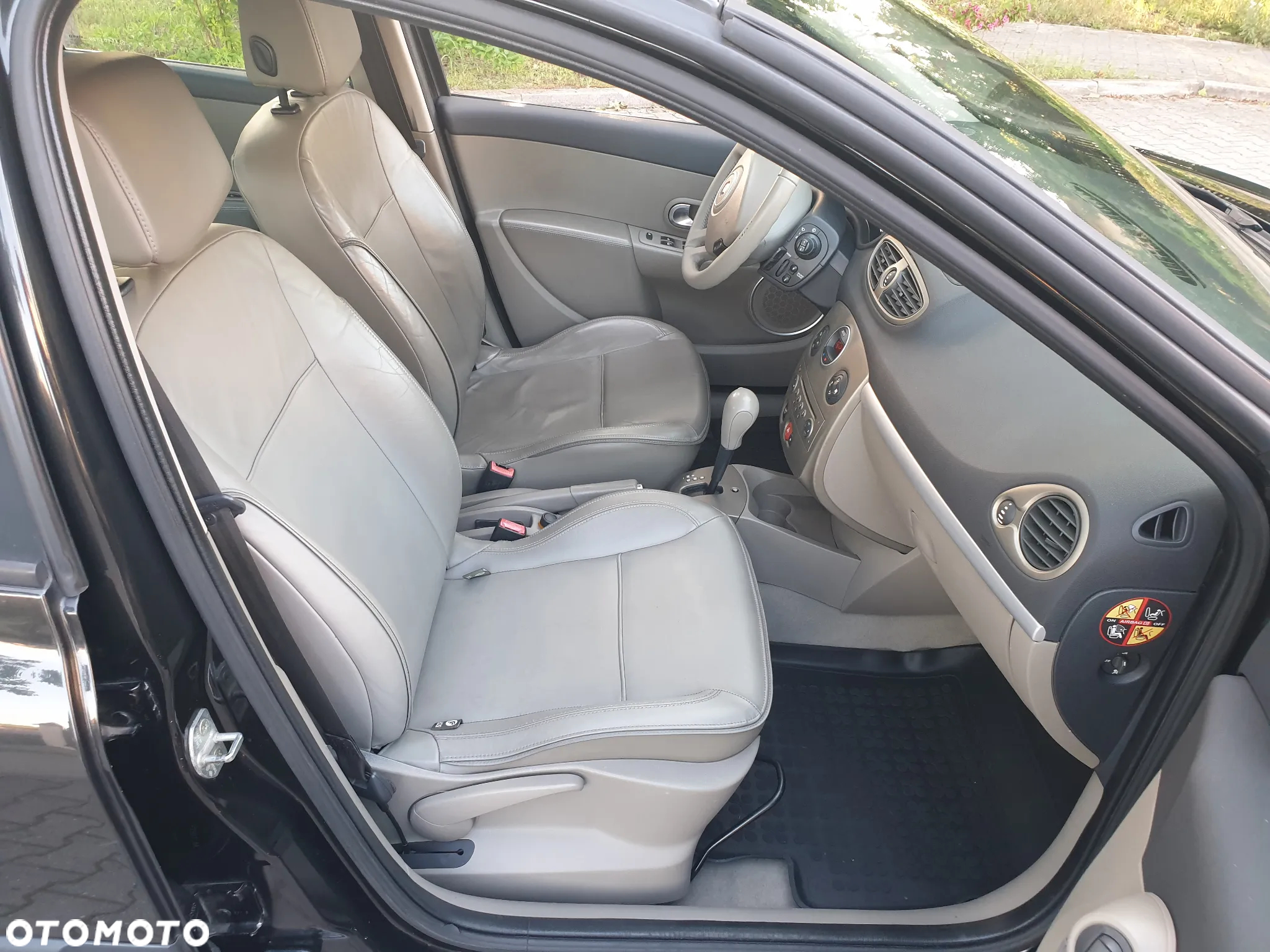 Renault Clio - 26