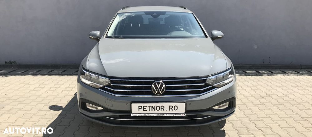 Volkswagen Passat - 12