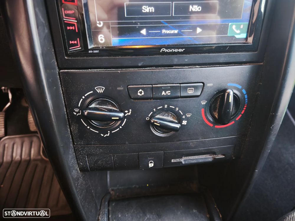 Peugeot 207 1.4 HDi Premium - 7