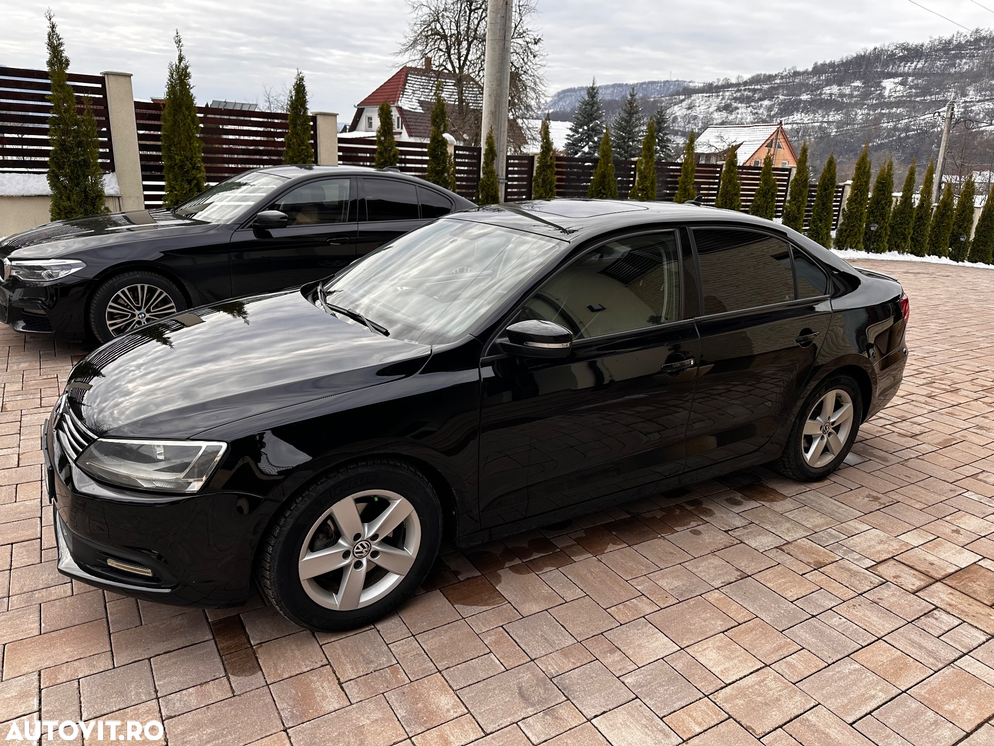 Volkswagen Jetta 2.0 TDI DSG Comfortline - 5