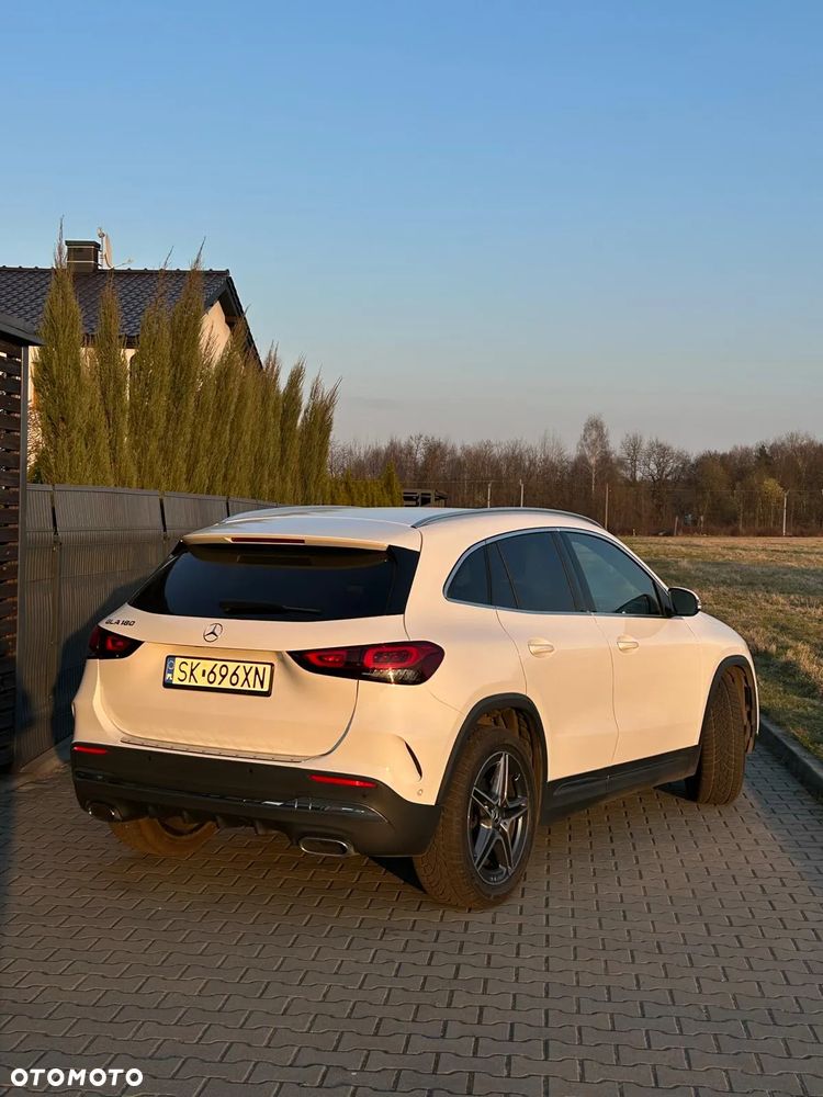Mercedes-Benz GLA - 4