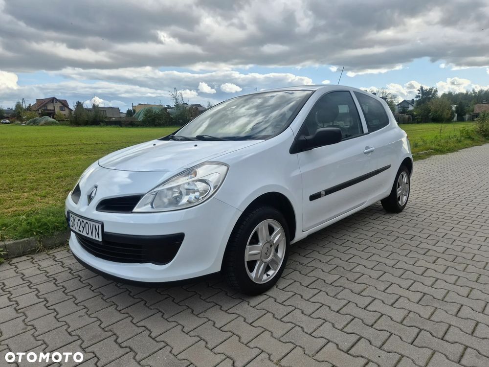 Renault Clio - 17