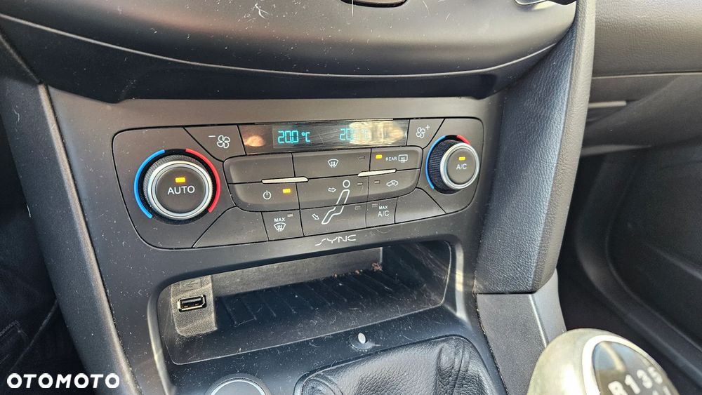 Ford Focus 1.5 TDCi SYNC Edition - 13