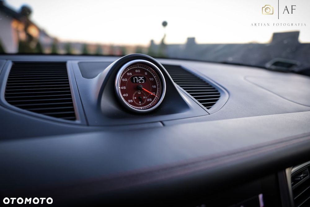 Porsche Macan - 34