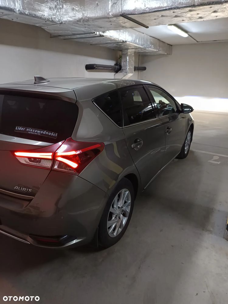 Toyota Auris 1.6 Prestige - 7