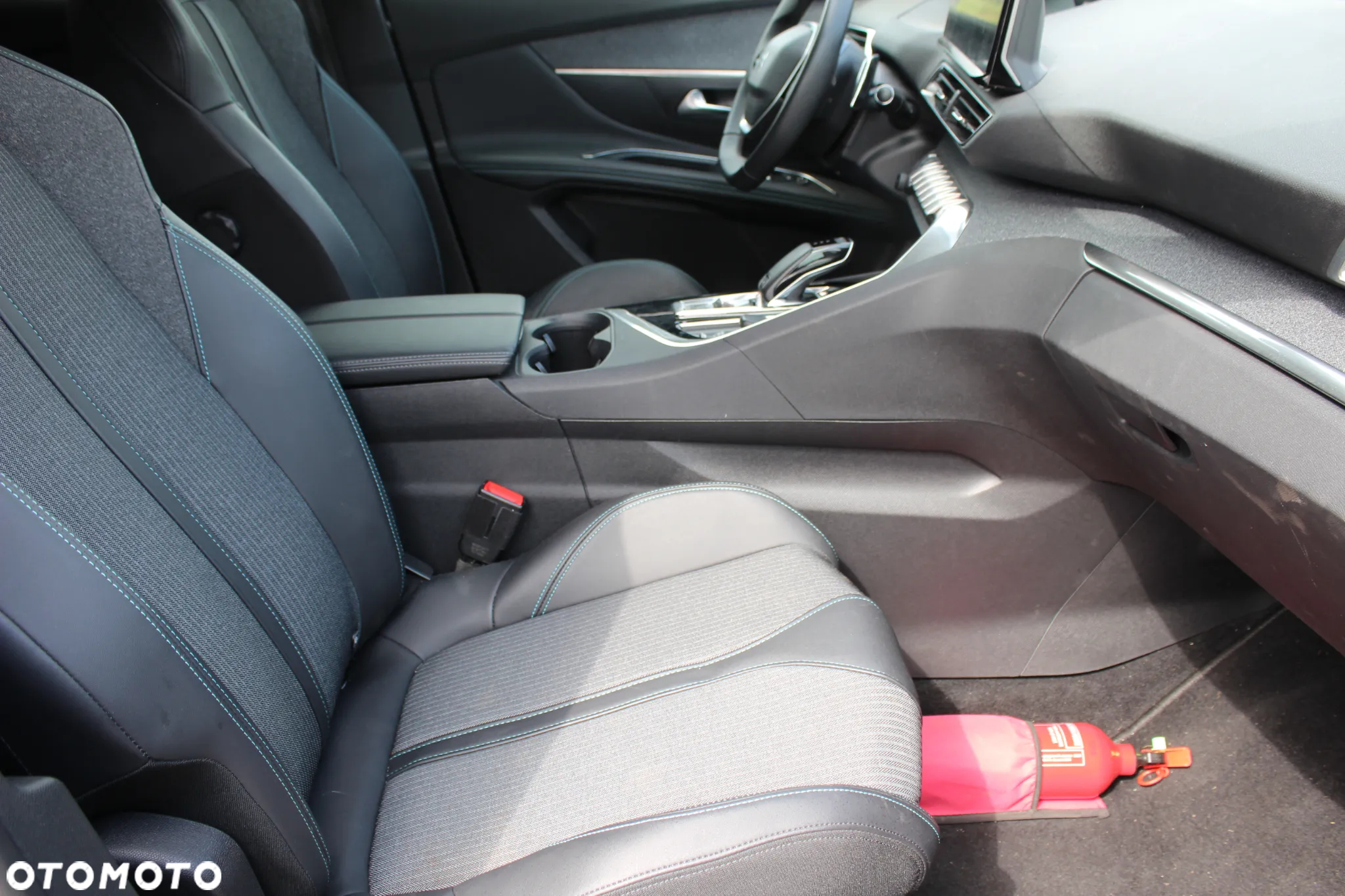 Peugeot 3008 1.2 PureTech Allure S&S EAT8 - 10
