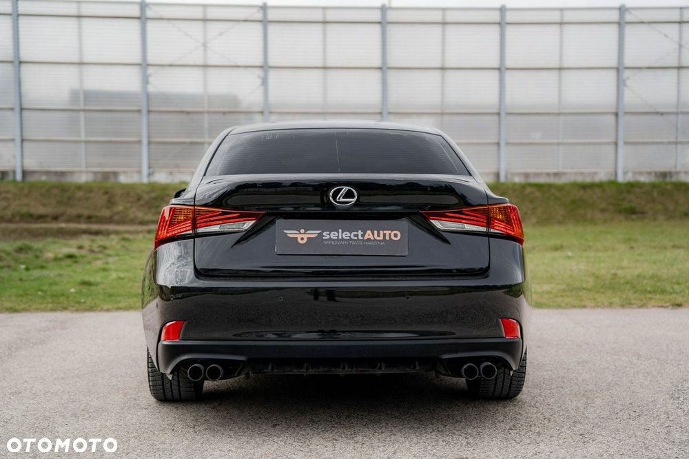 Lexus IS - 5