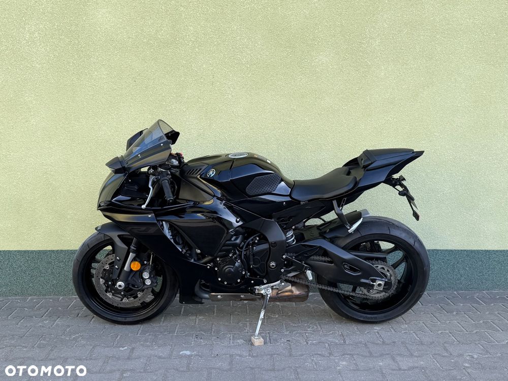 Yamaha R1 - 28