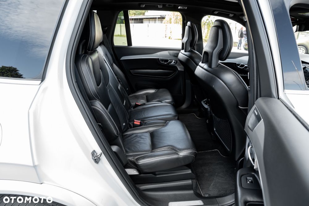 Volvo XC 90 - 21
