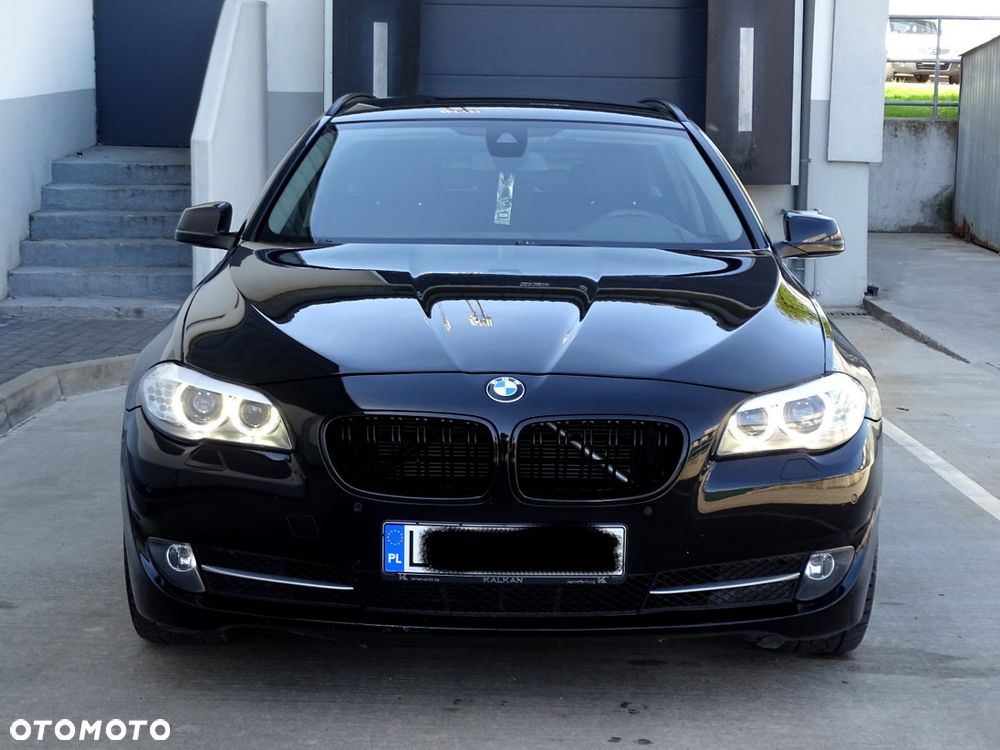 BMW Seria 5 528i xDrive Sport-Aut - 2
