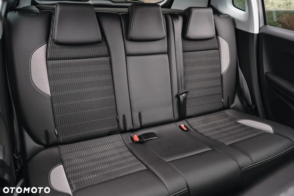 Peugeot 2008 PureTech 110 GPF Stop&Start EAT6 Allure - 21