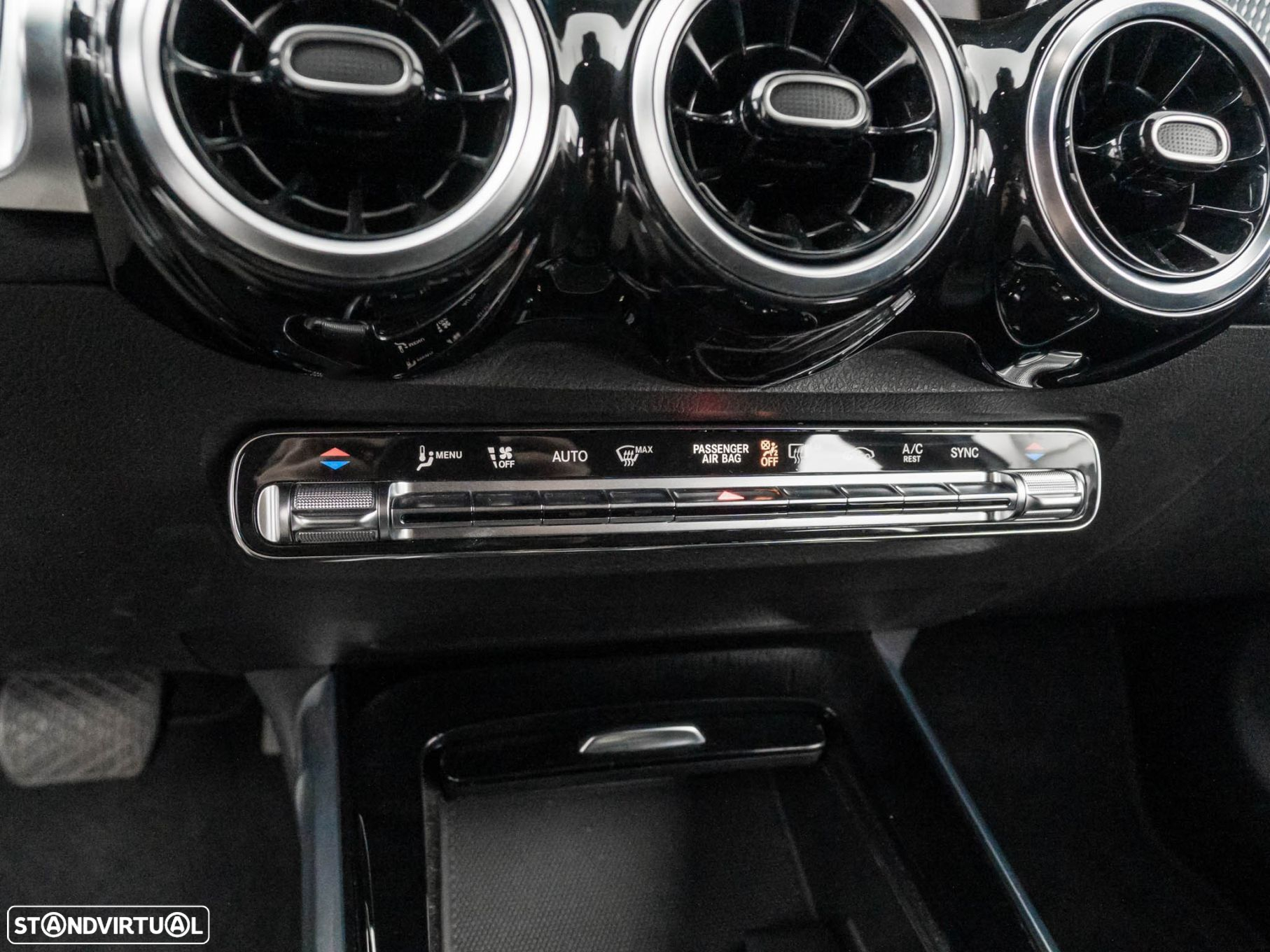 Mercedes-Benz GLB 200 Progressive - 27