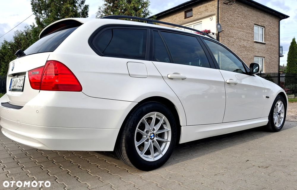 BMW Seria 3 318d DPF Edition Lifestyle - 17