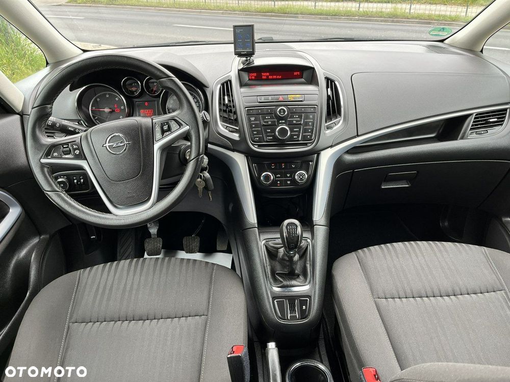 Opel Zafira - 12