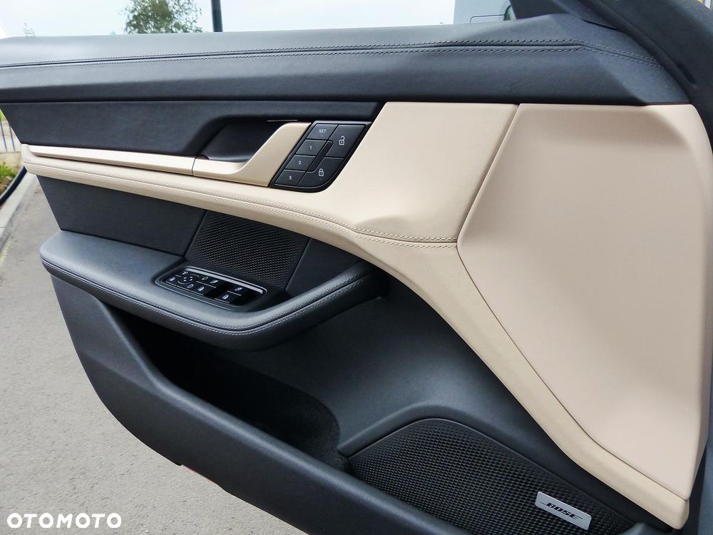 Porsche Taycan Turbo - 17