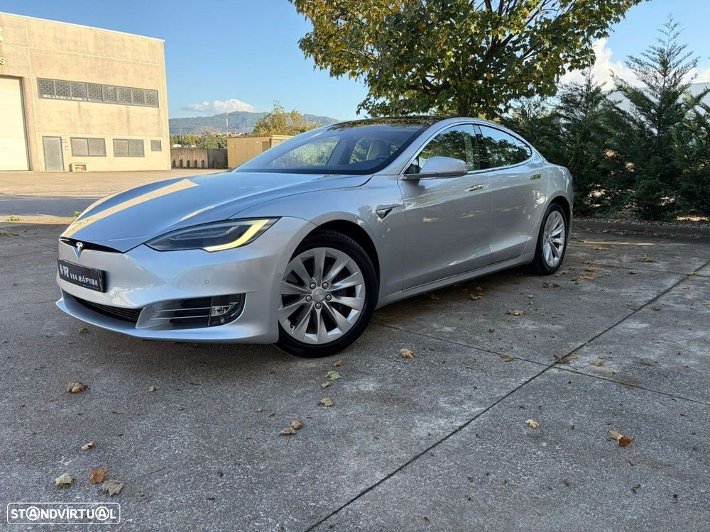Tesla Model S 75D - 10