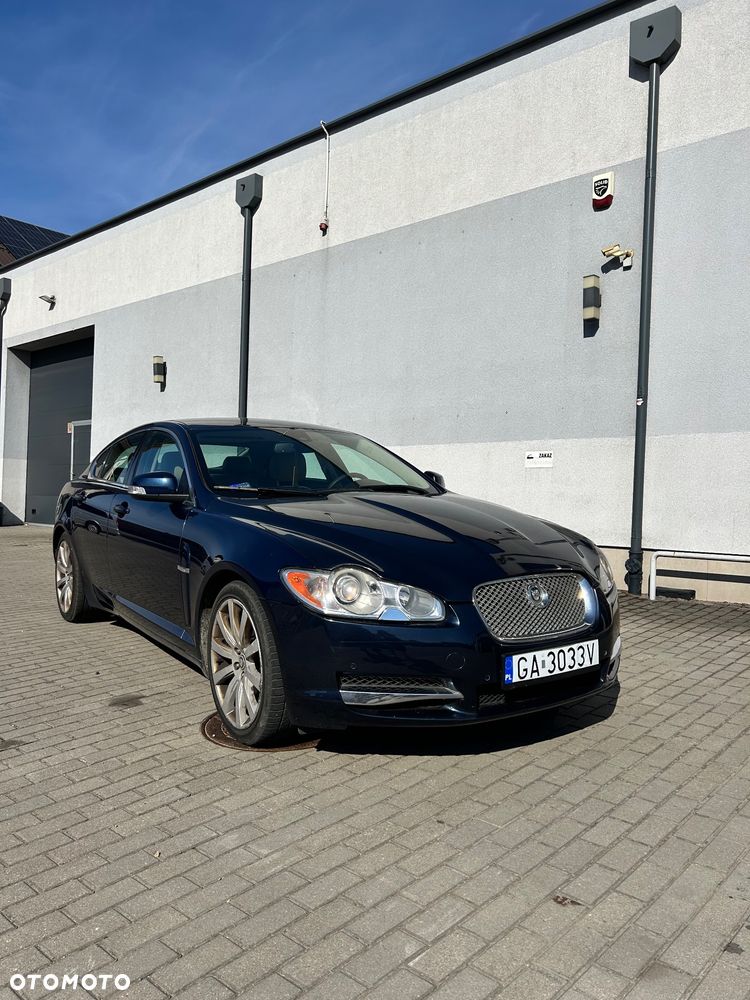 Jaguar XF 2.7 V6 D Luxury - 1