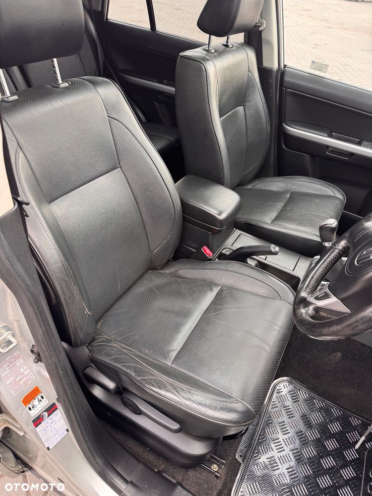 Suzuki Grand Vitara 1.9 DDiS Comfort + DPF Family - 15