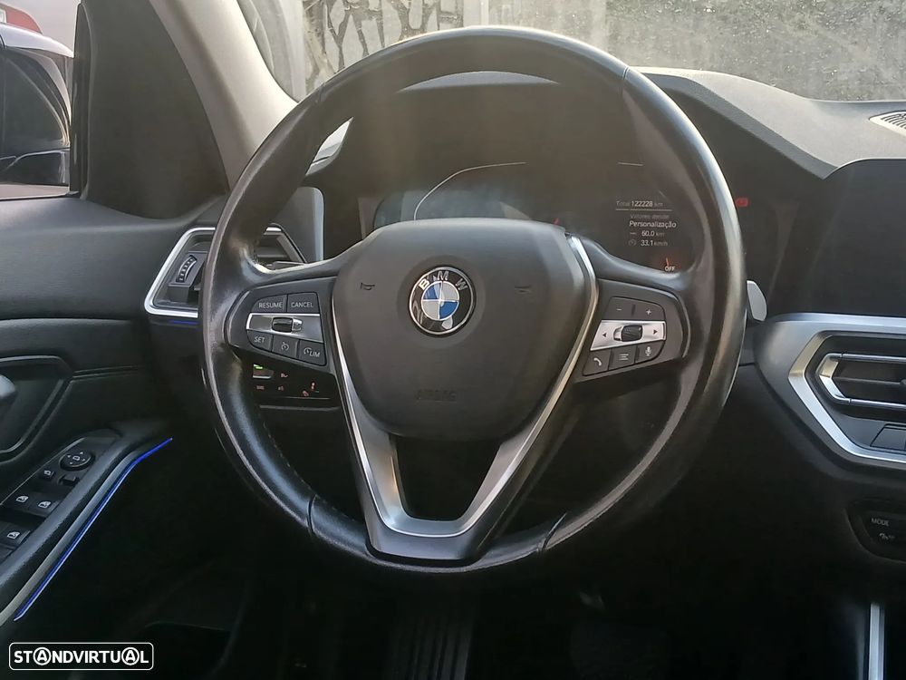 BMW 318 d Line Sport Auto - 11
