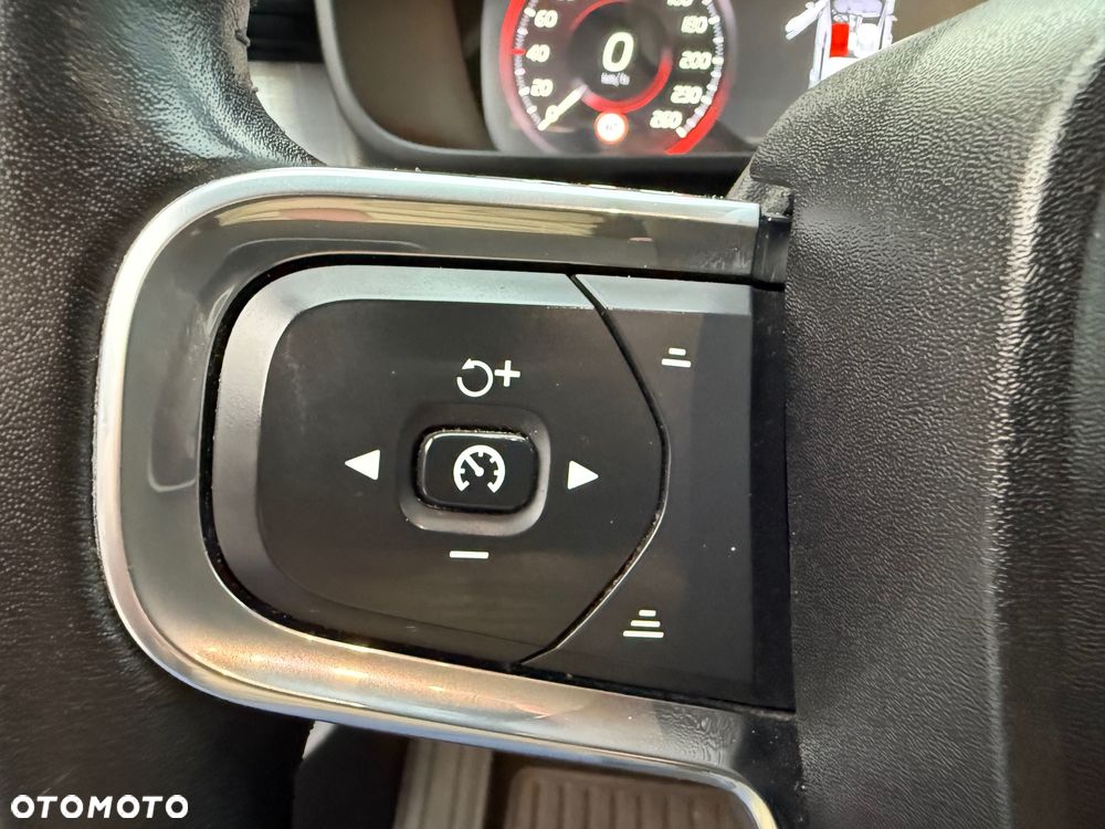 Volvo XC 40 D4 AWD - 16