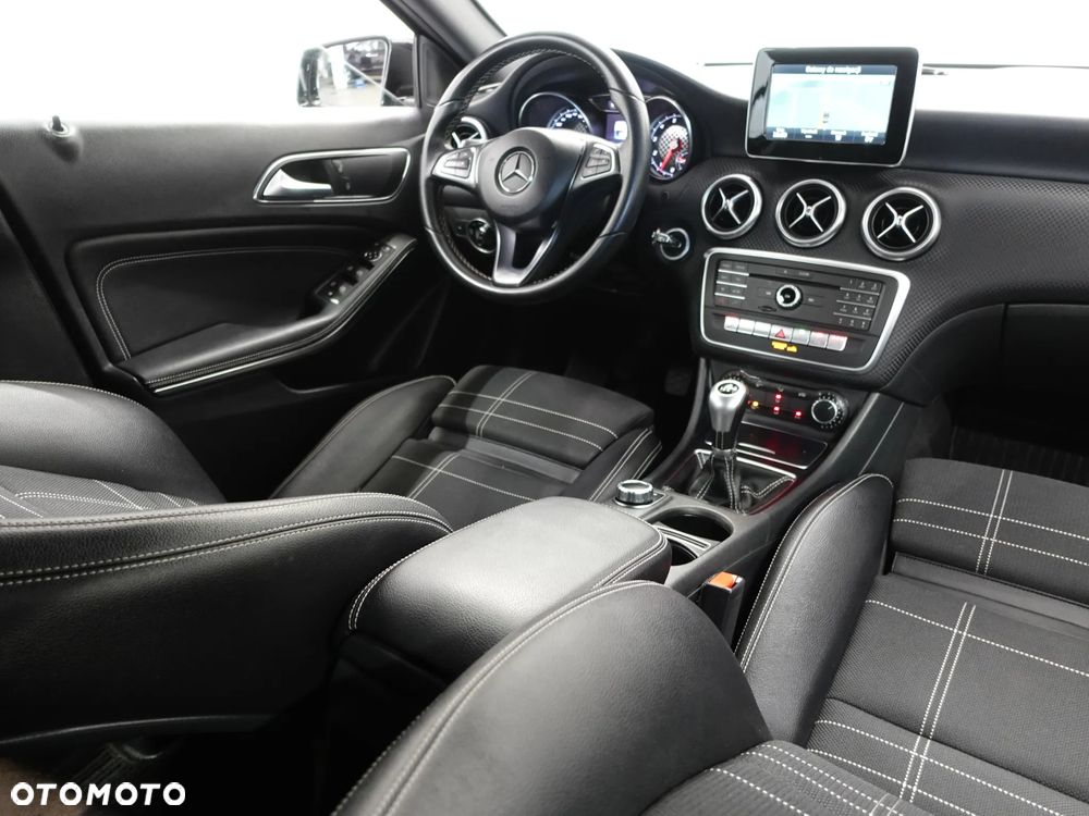 Mercedes-Benz Klasa A 180 (BlueEFFICIENCY) - 29