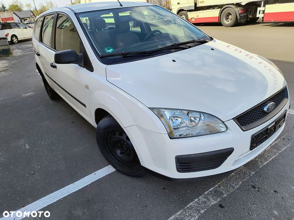 Ford Focus 1.6 TDCi DPF Ambiente - 3